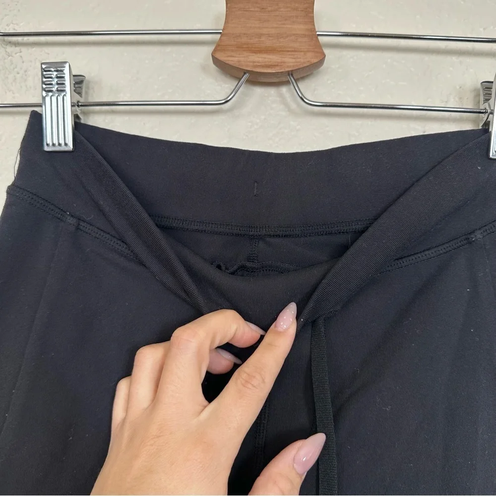 Alo Yoga 7/8 Checkpoint Drawstring Jogger in Black Size XXS